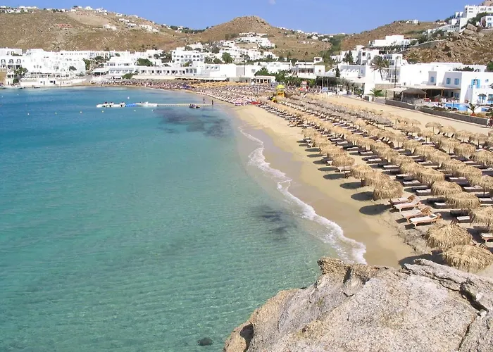 La Playa Location Close To The & Center *